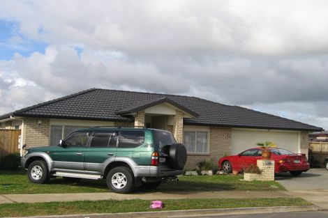 Photo of property in 18 Cambrian Crescent, Flat Bush, Auckland, 2016