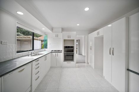 Photo of property in 20 Yarlside Place, Northpark, Auckland, 2013