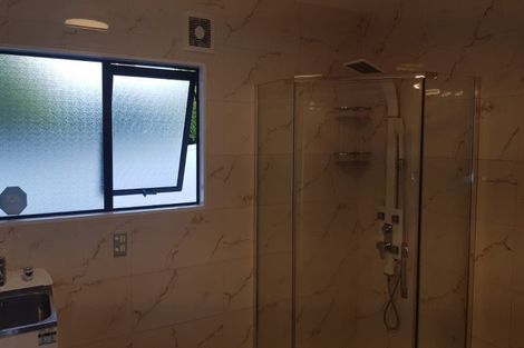 Photo of property in 10a Tirimoana Road, Te Atatu South, Auckland, 0602