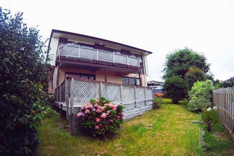 Photo of property in 2/52 Galloway Crescent, Farm Cove, Auckland, 2012