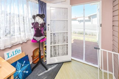 Photo of property in 143 Cornfoot Street, Castlecliff, Whanganui, 4501