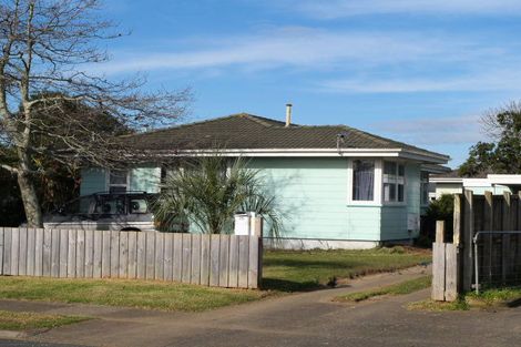 Photo of property in 35 Cottingham Crescent, Mangere East, Auckland, 2024