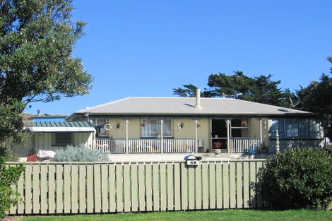 Photo of property in 20 Holben Parade, Foxton Beach, Foxton, 4815