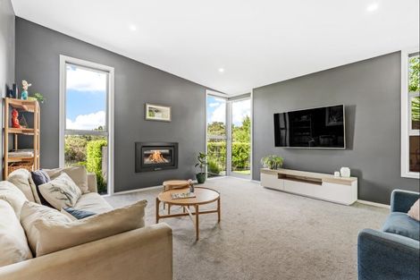 Photo of property in 28 Laly Haddon Place, Matakana, Warkworth, 0985