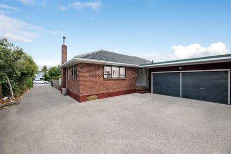 Photo of property in 62 Seymour Road, Sunnyvale, Auckland, 0612