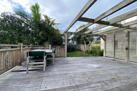 Photo of property in 1282 Whangaparaoa Road, Army Bay, Whangaparaoa, 0930