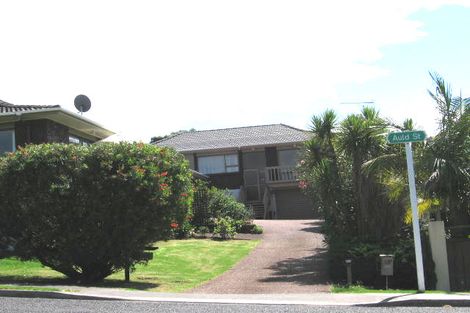 Photo of property in 2/18 Auld Street, Torbay, Auckland, 0630
