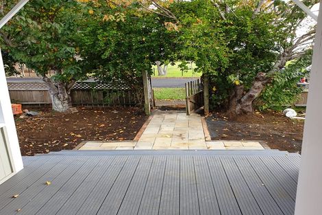 Photo of property in 15 View Road, Waiuku, 2123