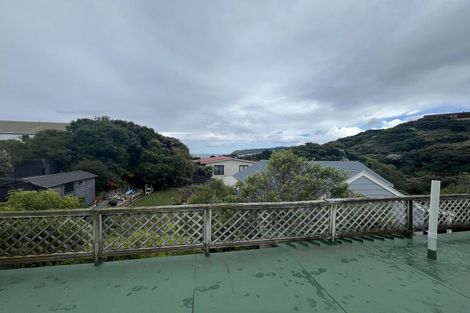 Photo of property in 2 Mervyn Place, Plimmerton, Porirua, 5026