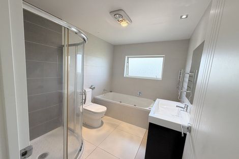 Photo of property in 76 Laurel Oak Drive, Schnapper Rock, Auckland, 0632