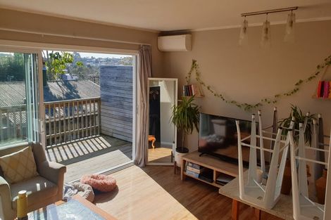 Photo of property in 2/22 Woodside Avenue, Northcote, Auckland, 0627