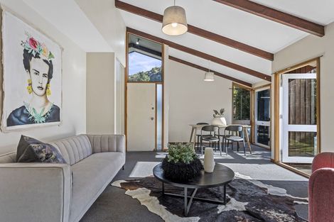 Photo of property in 14 Raekura Place, Redcliffs, Christchurch, 8081