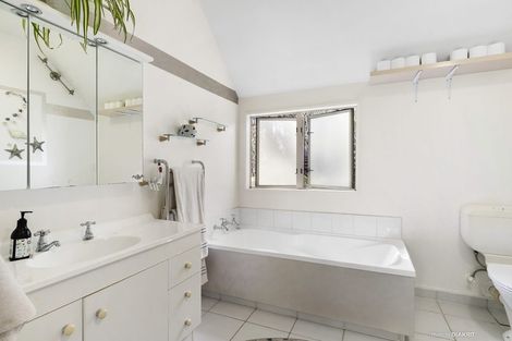 Photo of property in 49 Waikowhai Street, Ngaio, Wellington, 6035