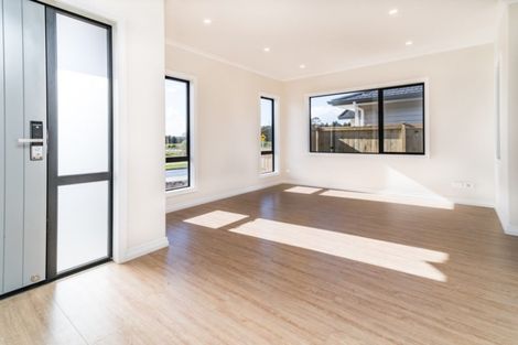Photo of property in 16 Rauaruhe Road, Karaka, Papakura, 2113
