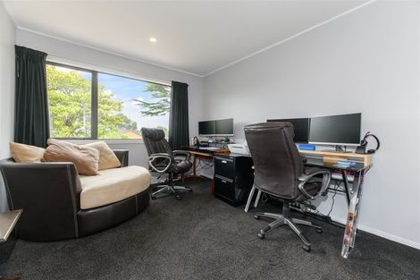 Photo of property in 207 Te Atatu Road, Te Atatu South, Auckland, 0610
