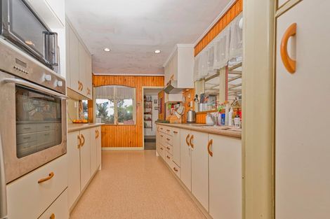 Photo of property in 772 West Coast Road, Oratia, Auckland, 0604