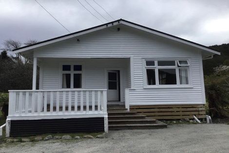 Photo of property in 30 Oxford Street, Taylorville, Greymouth, 7805