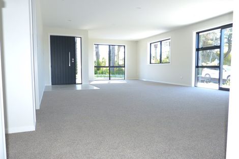 Photo of property in 107 Station Road, Kumeu, 0891