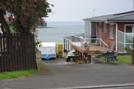 Photo of property in 2/1017 Whangaparaoa Road, Tindalls Beach, Whangaparaoa, 0930