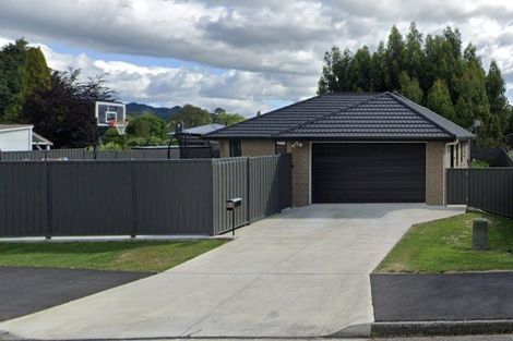 Photo of property in 2 Bibby Street, Waipawa, 4210