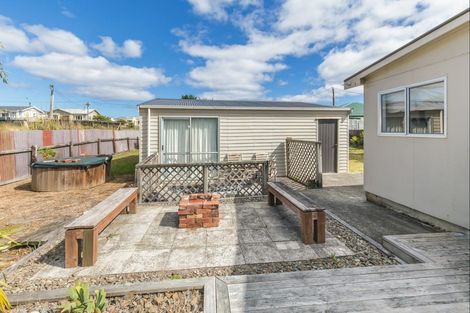 Photo of property in 15 Barling Street, Himatangi Beach, Foxton, 4891