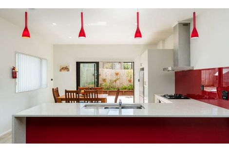 Photo of property in 2 Mile Place, Henderson, Auckland, 0612