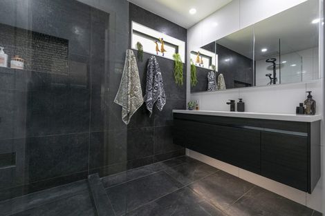 Photo of property in 51 Jadewynn Drive, Massey, Auckland, 0614