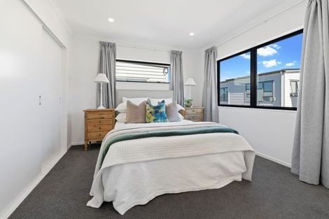 Photo of property in 53a Sunderlands Road, Half Moon Bay, Auckland, 2012