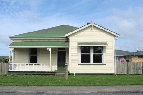 Photo of property in 17 Humphries Street, Inglewood, 4330