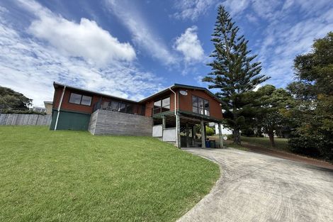 Photo of property in 6 Bronzewing Terrace, Unsworth Heights, Auckland, 0632
