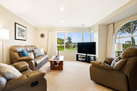 Photo of property in 27 Riverstone Road, Te Atatu Peninsula, Auckland, 0610