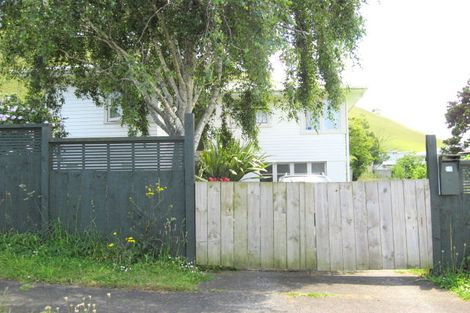 Photo of property in 28 Kapuka Road, Mangere Bridge, Auckland, 2022