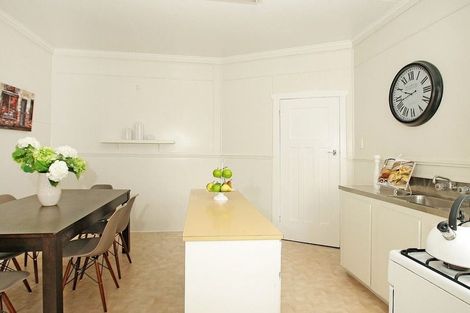 Photo of property in 73 Apu Crescent, Lyall Bay, Wellington, 6022
