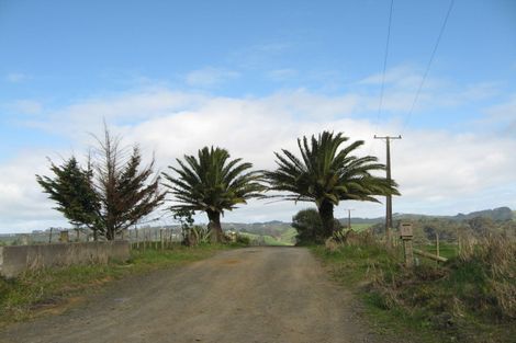 Photo of property in 22 Amreins Road, Waitakere, Henderson, 0782