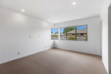 Photo of property in 5 Burnt Oak Drive, Pyes Pa, Tauranga, 3112