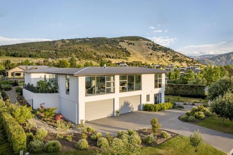 Photo of property in 10 Bevan Place, Wanaka, 9305