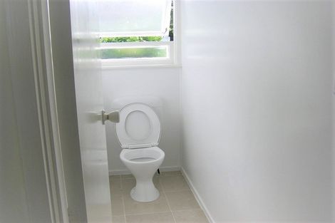 Photo of property in 7 Cheryl Place, Hillcrest, Auckland, 0627