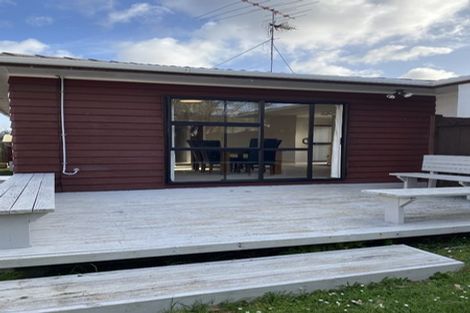 Photo of property in 2/86 Howe Street, Howick, Auckland, 2014