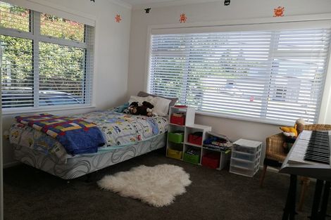 Photo of property in 9 Ruru Street, Waikanae, 5036