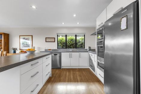 Photo of property in 29 Johnstone Drive, Fitzherbert, Palmerston North, 4410