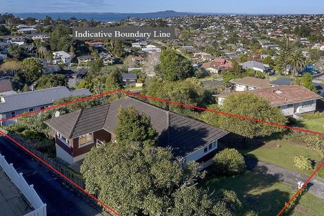 Photo of property in 12 Barker Rise, Northcross, Auckland, 0632