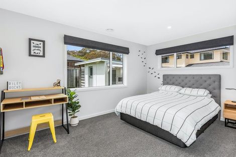 Photo of property in 28 Banks Boulevard, Whitby, Porirua, 5024