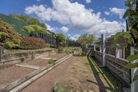 Photo of property in 14 Pine Grove, Tairua, 3508