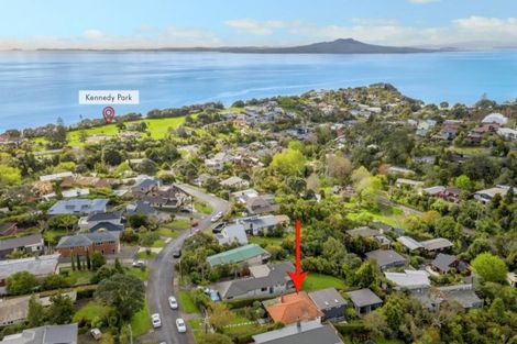 Photo of property in 26 Peter Terrace, Castor Bay, Auckland, 0620