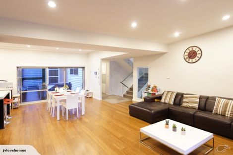 Photo of property in 10 Bayside Drive, Browns Bay, Auckland, 0630