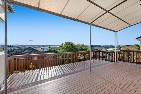 Photo of property in 31 Black Teal Close, Unsworth Heights, Auckland, 0632