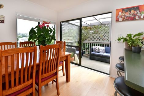 Photo of property in 1/12 Sundown Avenue, Manly, Whangaparaoa, 0930