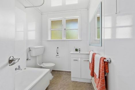 Photo of property in 119-121 Kings Crescent, Hutt Central, Lower Hutt, 5010