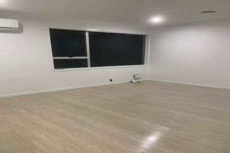 Photo of property in 8b Heathberry Close, Papatoetoe, Auckland, 2025