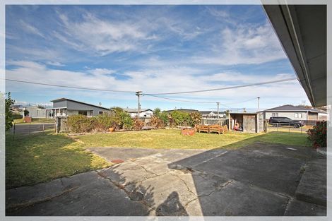 Photo of property in 19 Linklater Avenue, Foxton Beach, Foxton, 4815